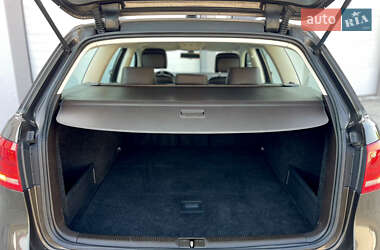 Універсал Volkswagen Passat 2012 в 