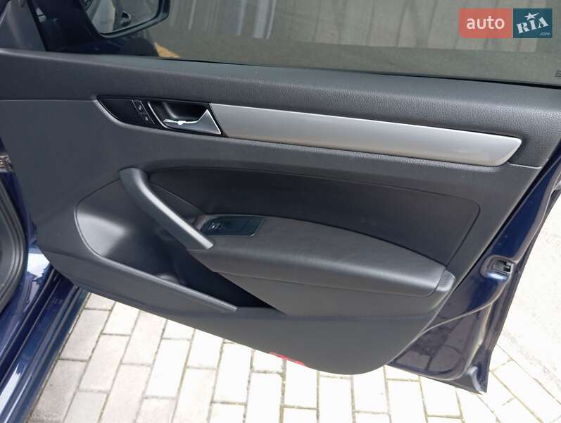 Седан Volkswagen Passat 2014 в Києві