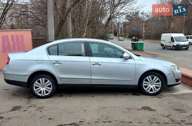 Седан Volkswagen Passat 2006 в Днепре