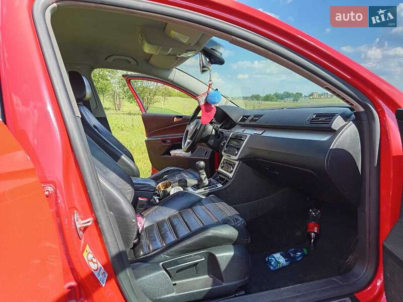 Универсал Volkswagen Passat 2010 в Ворзеле