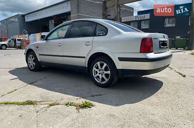 Седан Volkswagen Passat 2000 в 
