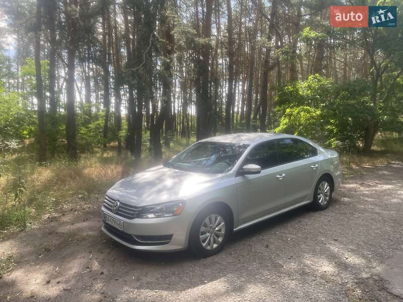 Седан Volkswagen Passat 2014 в Києві