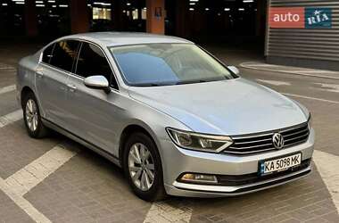 Седан Volkswagen Passat 2019 в Львове