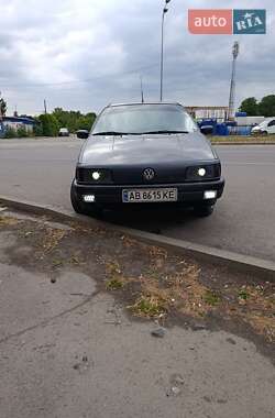 Седан Volkswagen Passat 1993 в Немирове