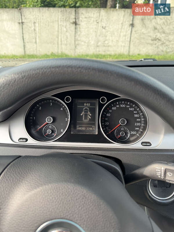 Универсал Volkswagen Passat 2013 в Хмельницком