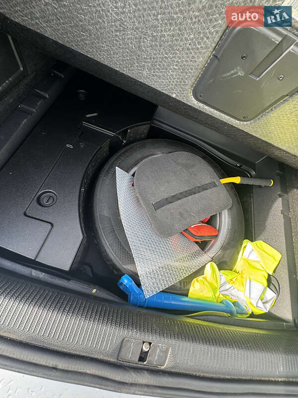 Универсал Volkswagen Passat 2013 в Хмельницком