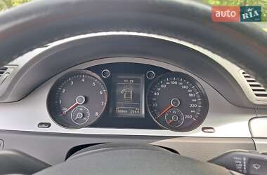 Універсал Volkswagen Passat 2009 в 