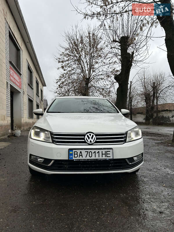 Седан Volkswagen Passat 2012 в Семеновке