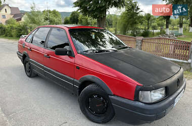 Седан Volkswagen Passat 1990 в Коломые