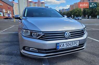Универсал Volkswagen Passat 2016 в Киеве