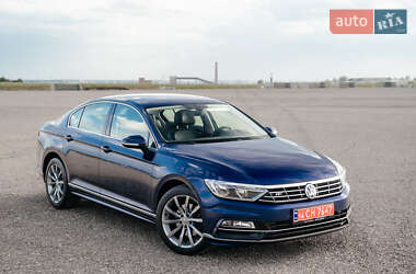 Седан Volkswagen Passat 2018 в Тернополі
