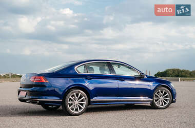 Седан Volkswagen Passat 2018 в Тернополе