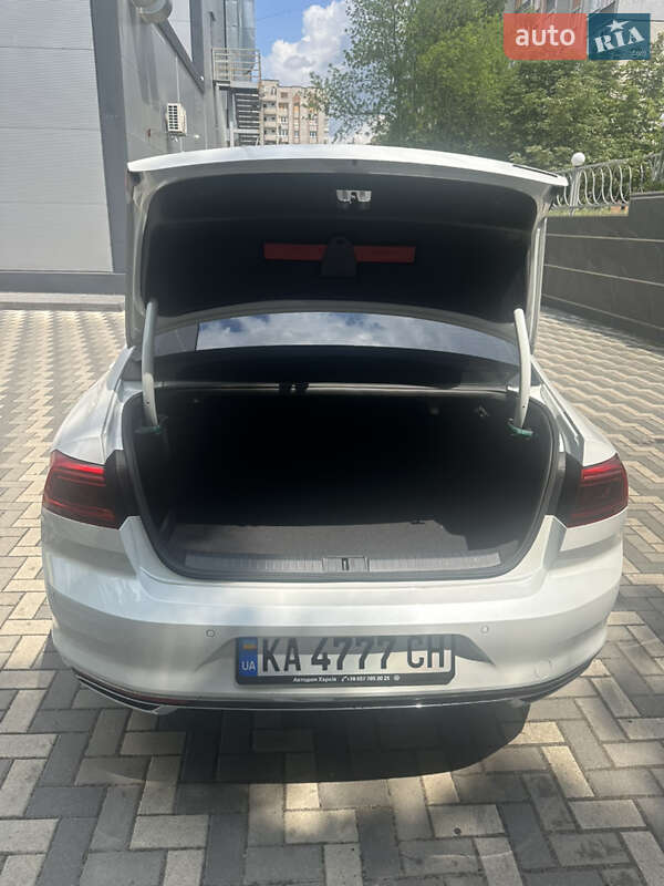 Седан Volkswagen Passat 2021 в Киеве