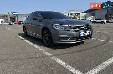 Седан Volkswagen Passat 2018 в Киеве