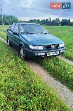 Седан Volkswagen Passat 1993 в Сновську