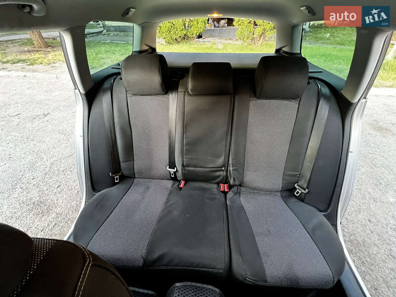 Универсал Volkswagen Passat 2010 в Томашполе