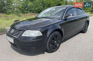 Седан Volkswagen Passat 2004 в Києві