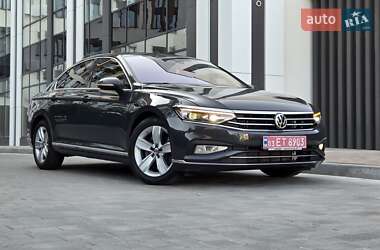 Седан Volkswagen Passat 2020 в Виннице