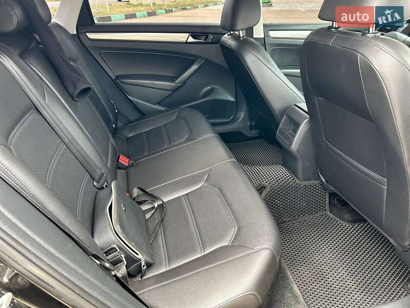 Седан Volkswagen Passat 2014 в Кам'янському
