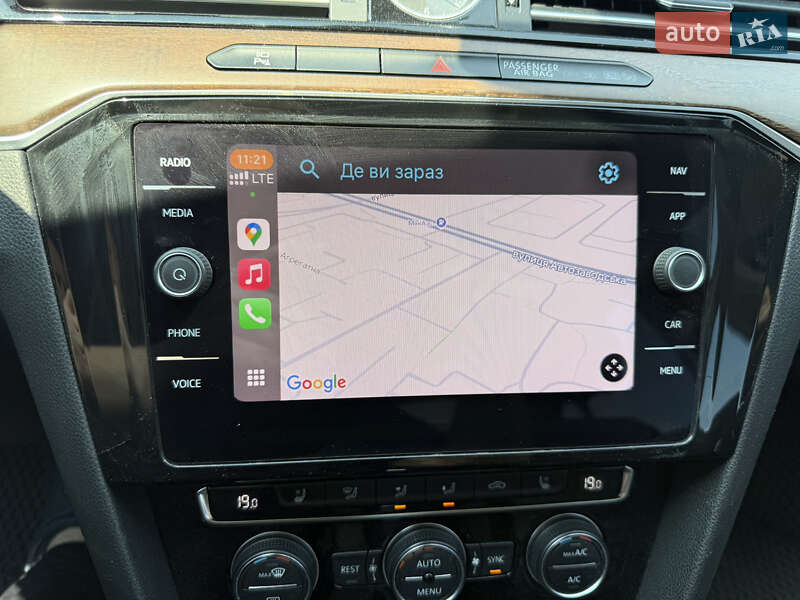 Седан Volkswagen Passat 2017 в Киеве