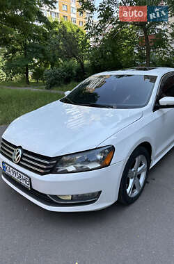 Седан Volkswagen Passat 2012 в Киеве