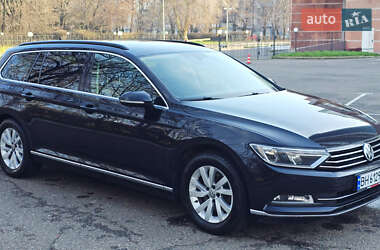 Универсал Volkswagen Passat 2017 в Одессе