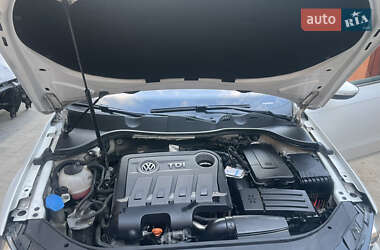 Універсал Volkswagen Passat 2011 в 