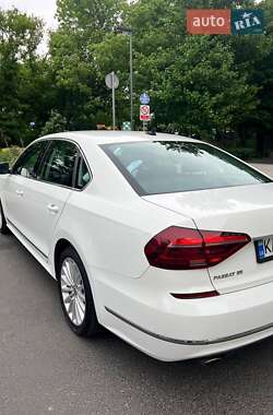 Седан Volkswagen Passat 2016 в Киеве