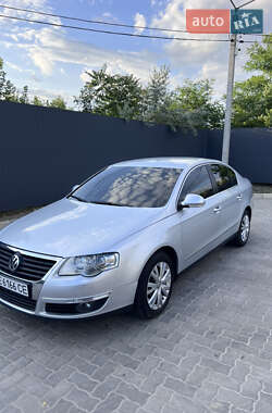Седан Volkswagen Passat 2008 в Николаеве