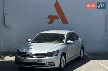 Седан Volkswagen Passat 2016 в Одессе