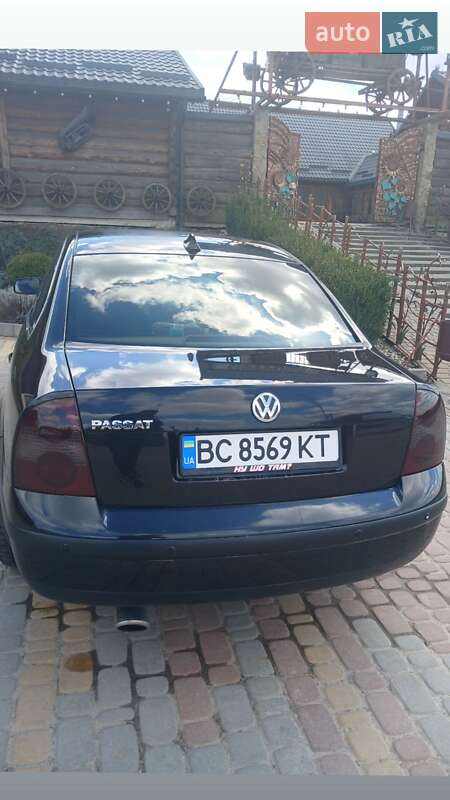 Седан Volkswagen Passat 2001 в Львове