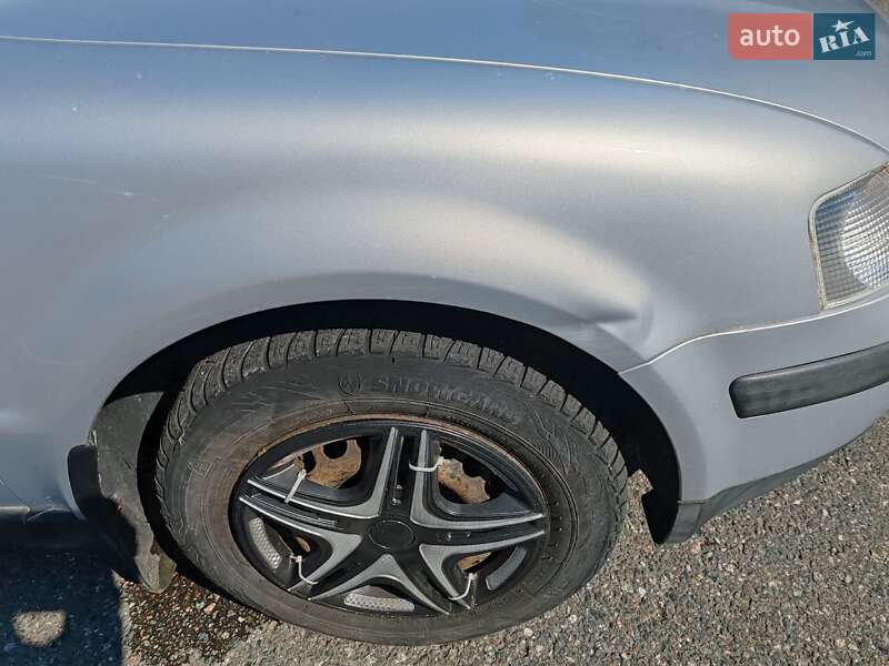 Седан Volkswagen Passat 1998 в Глобиному