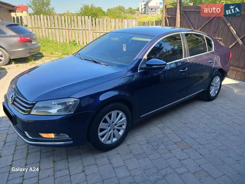 Седан Volkswagen Passat 2012 в Львове