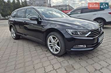 Універсал Volkswagen Passat 2015 в Дніпрі