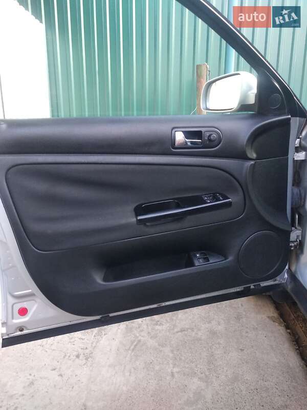 Универсал Volkswagen Passat 2001 в Бориславе