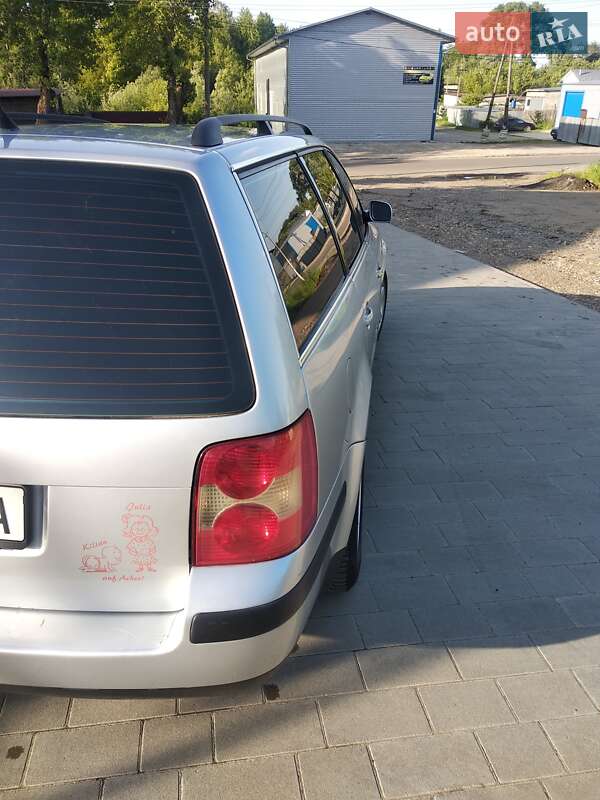 Универсал Volkswagen Passat 2001 в Бориславе