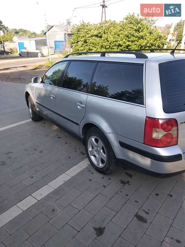 Универсал Volkswagen Passat 2001 в Бориславе