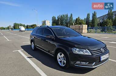 Універсал Volkswagen Passat 2013 в Черкасах