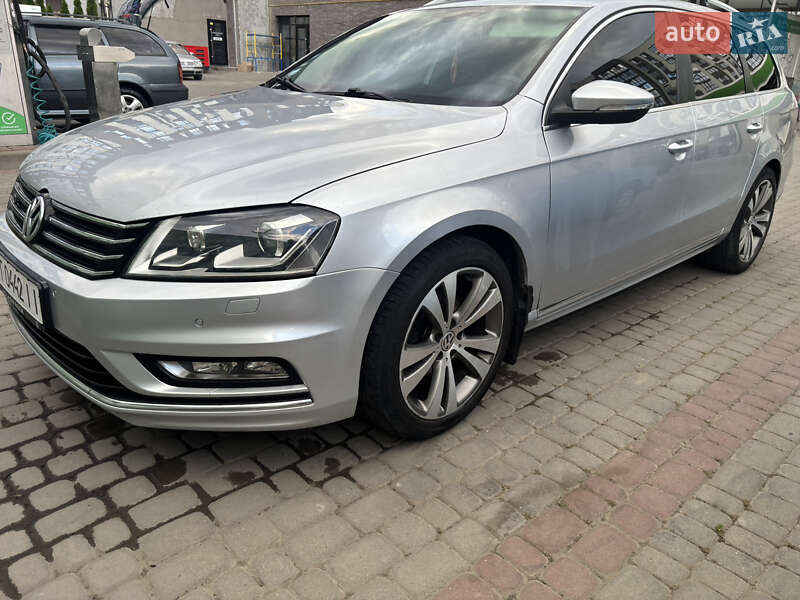 Універсал Volkswagen Passat 2013 в Івано-Франківську