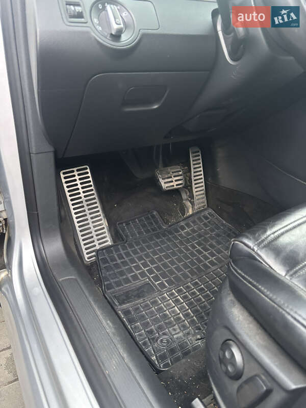 Універсал Volkswagen Passat 2013 в Івано-Франківську
