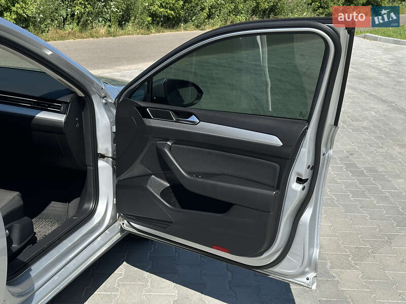 Универсал Volkswagen Passat 2018 в Дубно фото 25 Универсал Volkswagen Passat 2018 в Дубно