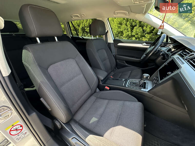 Универсал Volkswagen Passat 2018 в Дубно фото 27 Универсал Volkswagen Passat 2018 в Дубно