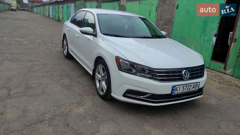 Седан Volkswagen Passat 2018 в Киеве