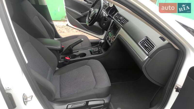 Седан Volkswagen Passat 2018 в Киеве