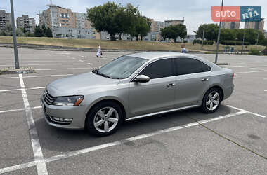 Седан Volkswagen Passat 2013 в Києві