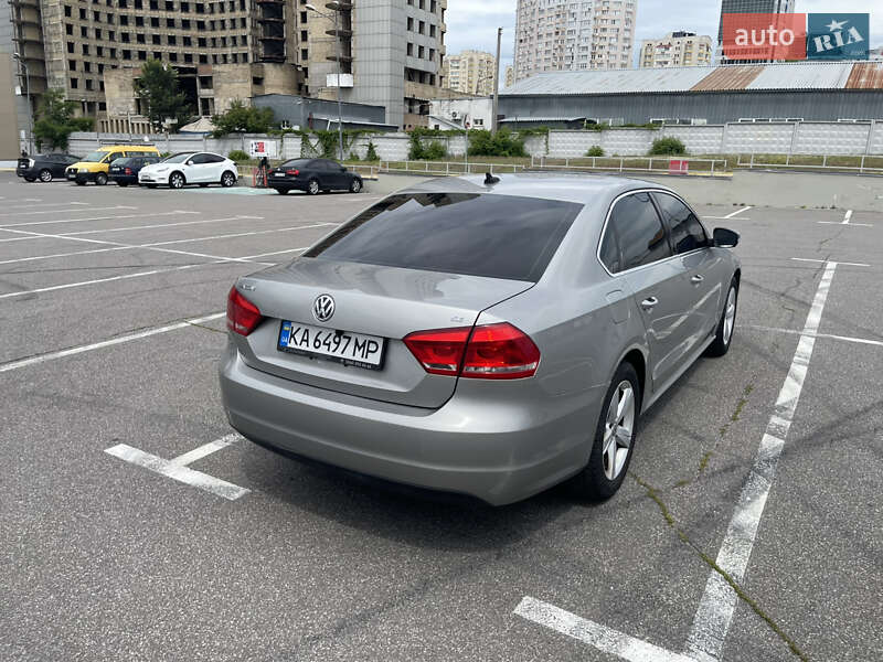 Седан Volkswagen Passat 2013 в Києві