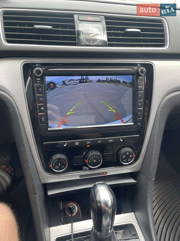 Седан Volkswagen Passat 2013 в Києві