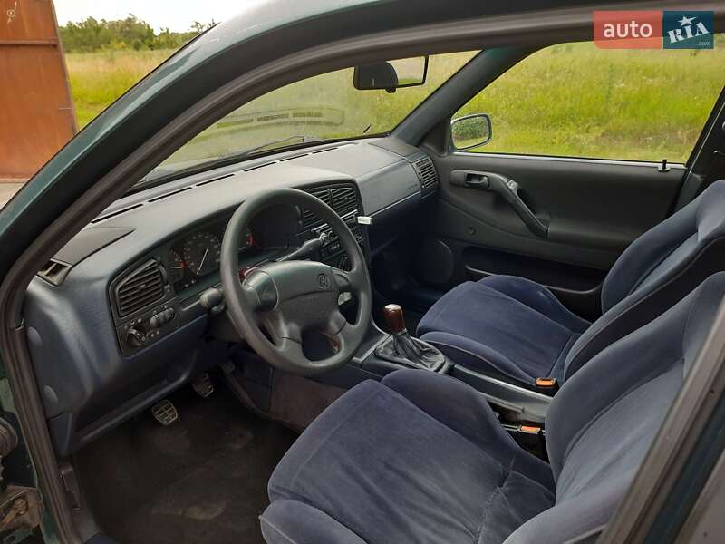 Универсал Volkswagen Passat 1996 в Мурованых Куриловцах