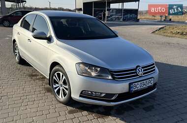 Седан Volkswagen Passat 2011 в Винниках