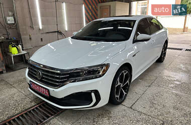 Седан Volkswagen Passat 2020 в Харькове
